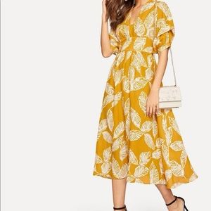 Wide Waist Leaves Print V-Neck Dress